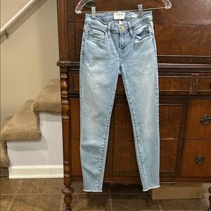 FRAME Jeans Le Skinny de Jeanne Crop Light Wash with Stretch 24
